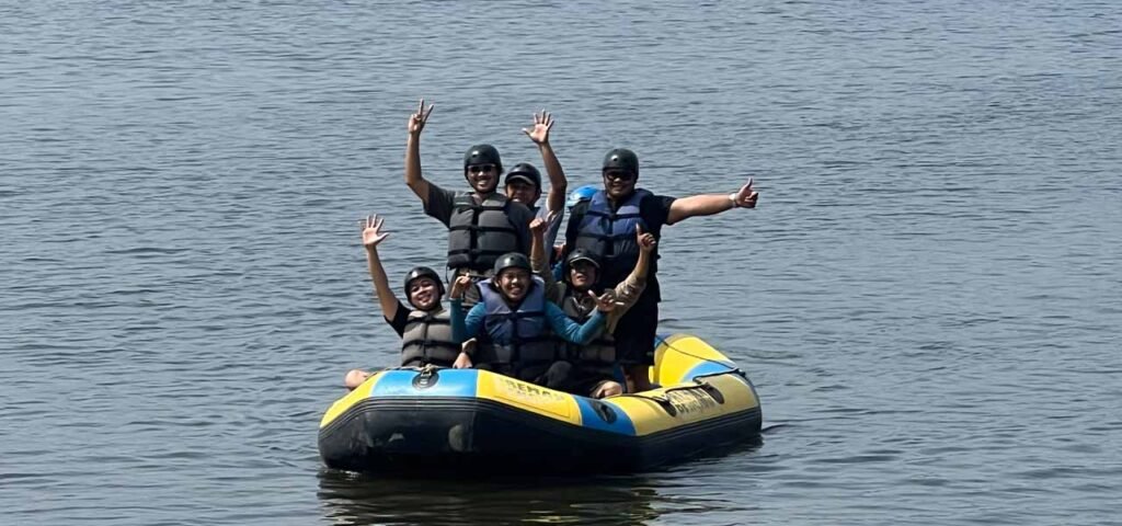 Peserta bersiap di titik start rafting Sungai Palayangan