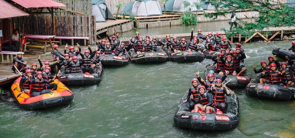 Rombongan rafting di Sungai Palayangan Pangalengan