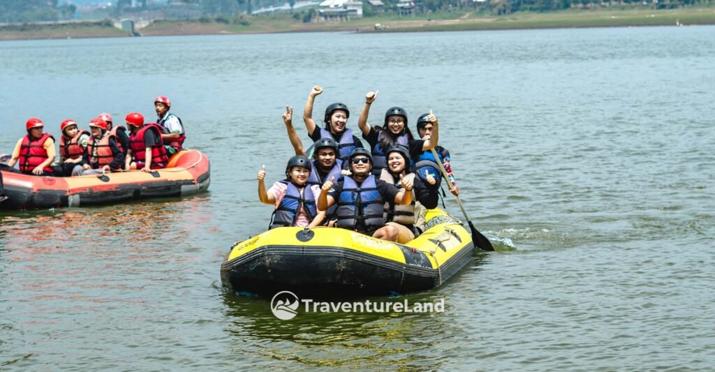 Peserta bersiap di titik start Sungai Palayangan
